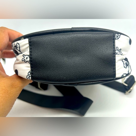 Disney Bioworld Mickey & Minnie Mouse Crossbody Bag, EUC. - Picture 4 of 5